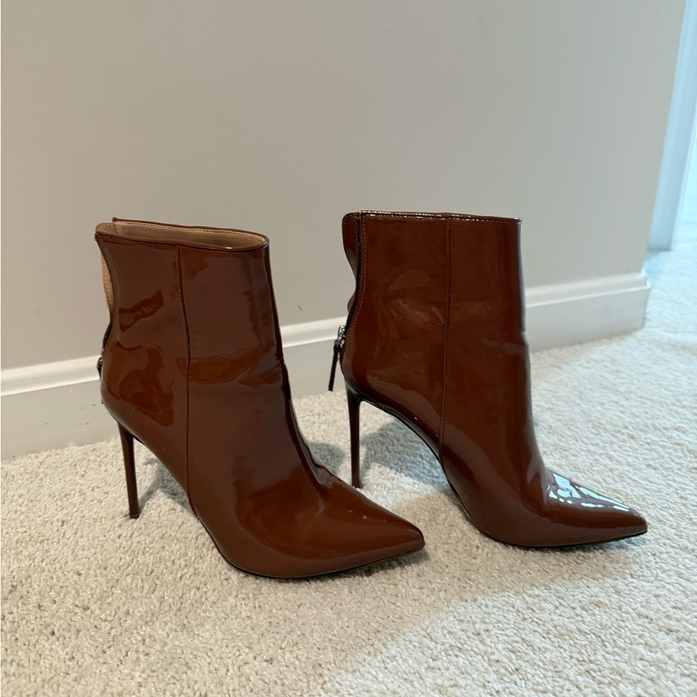 👢 Steve Madden Brown Patent Ankle Boots – Pointed Toe Stiletto Heel (Size 7.5)